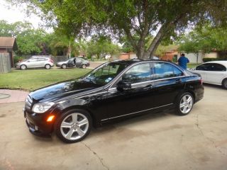 2010 Mercedes Benz C300 - Great Conditions photo