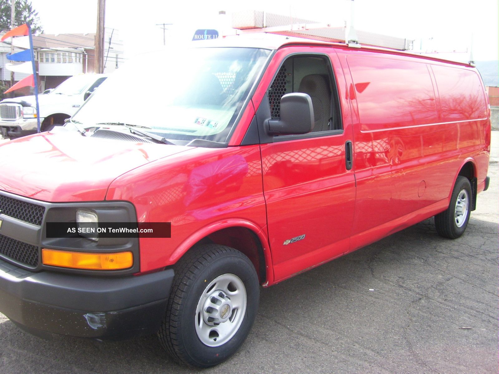 2004 Chevrolet G2500 Express Cargo Van