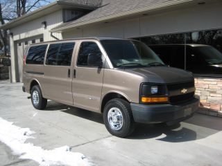 2004 Chevrolet G2500 3 / 4 Ton Express 12 - Passenger Bi - Fuel Cng / Gasoline 135 