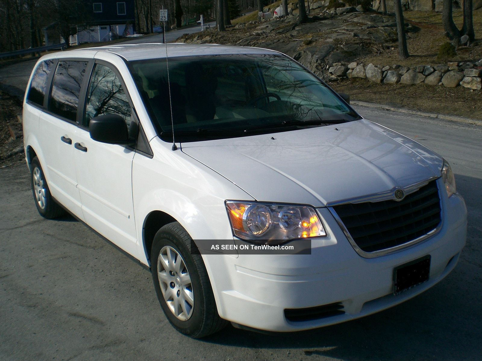 2008 Chrysler town and country lx minivan fwd