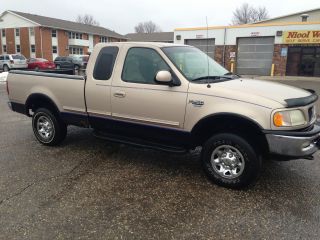 1998 Ford F250 Supercab Lariat 4x4 5.  4 V8 Runs And Drives Great photo