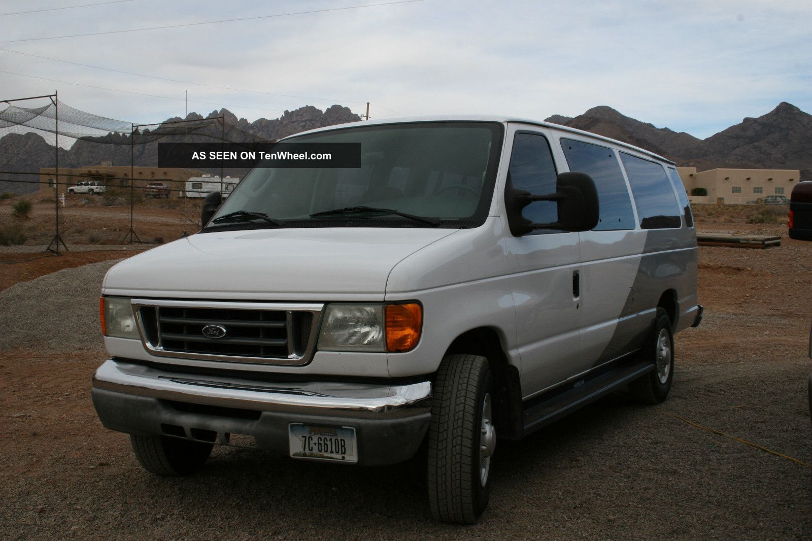 2004 Ford E 350 Club Wagon Xlt Extended Passenger Van 2