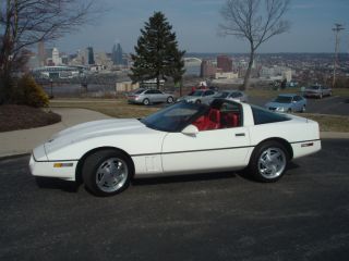 1988 Chevrolet Corvette - 2 Tops photo