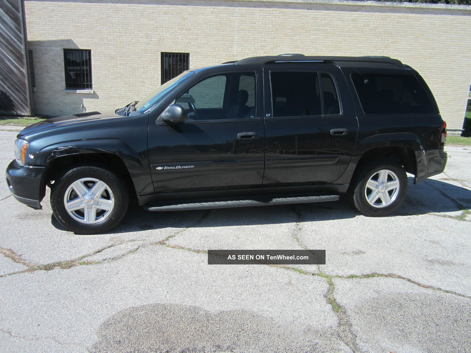 2003 Chevrolet Trailblazer Ext Lt Sport Utility 4 - Door 5.  3l Trailblazer photo