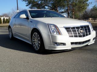 2011 Cadillac Cts Coupe / / / Xenon / Heat / Cool / Onst / Sen / 18 ' S photo