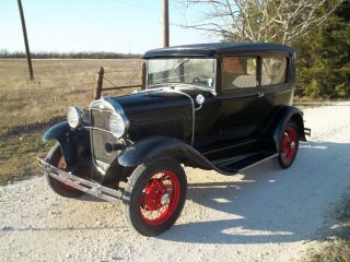 1931 Ford Model A Deluxe Tudor,  Indented Firewall,  Sedan, photo