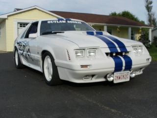 1985 Ford Mustang Custom Gt - T Top photo