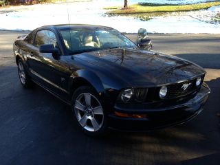 2006 Ford Mustang Gt Coupe 2 - Door 4.  6l photo