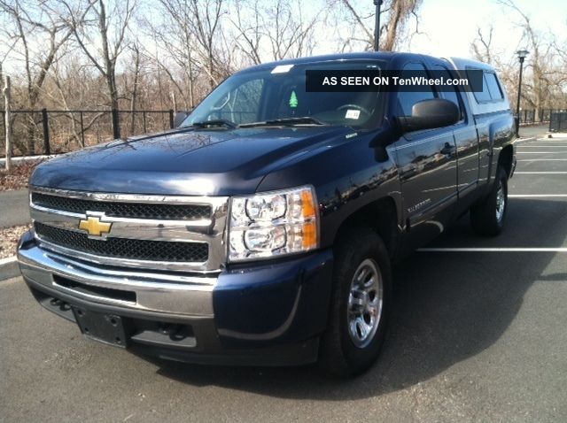 2010 Chevrolet Silverado 1500 Ext.  Cab 4.  8l V8 Must Go Silverado 1500 photo