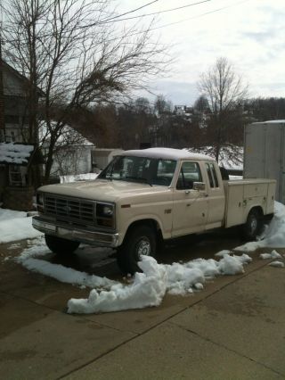 1986 Ford F - 250 Xl Cab Pickup 2 - Door 5.  8l photo