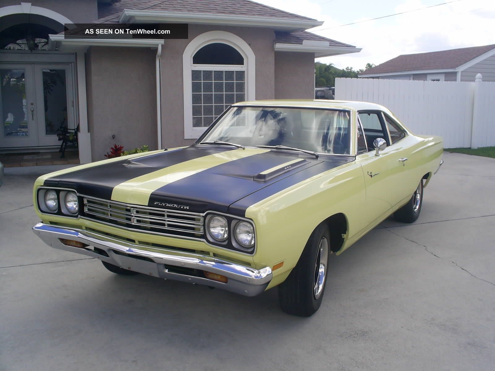 1969 Road Runner (clone) Big Block 440 - Auto - Posi Sunfire Yellow / Black Road Runner photo