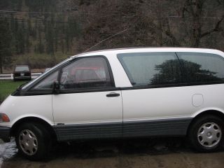 Toyota Previa 1991 White Van photo
