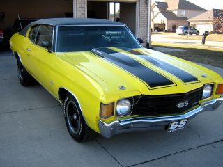 1972 Two Door 350 V8 Chevelle Ss - Yellow / Black Interior - S Matching Car photo