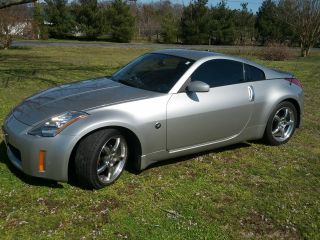 2005 Nissan 350z Touring Coupe 2 - Door 3.  5l photo