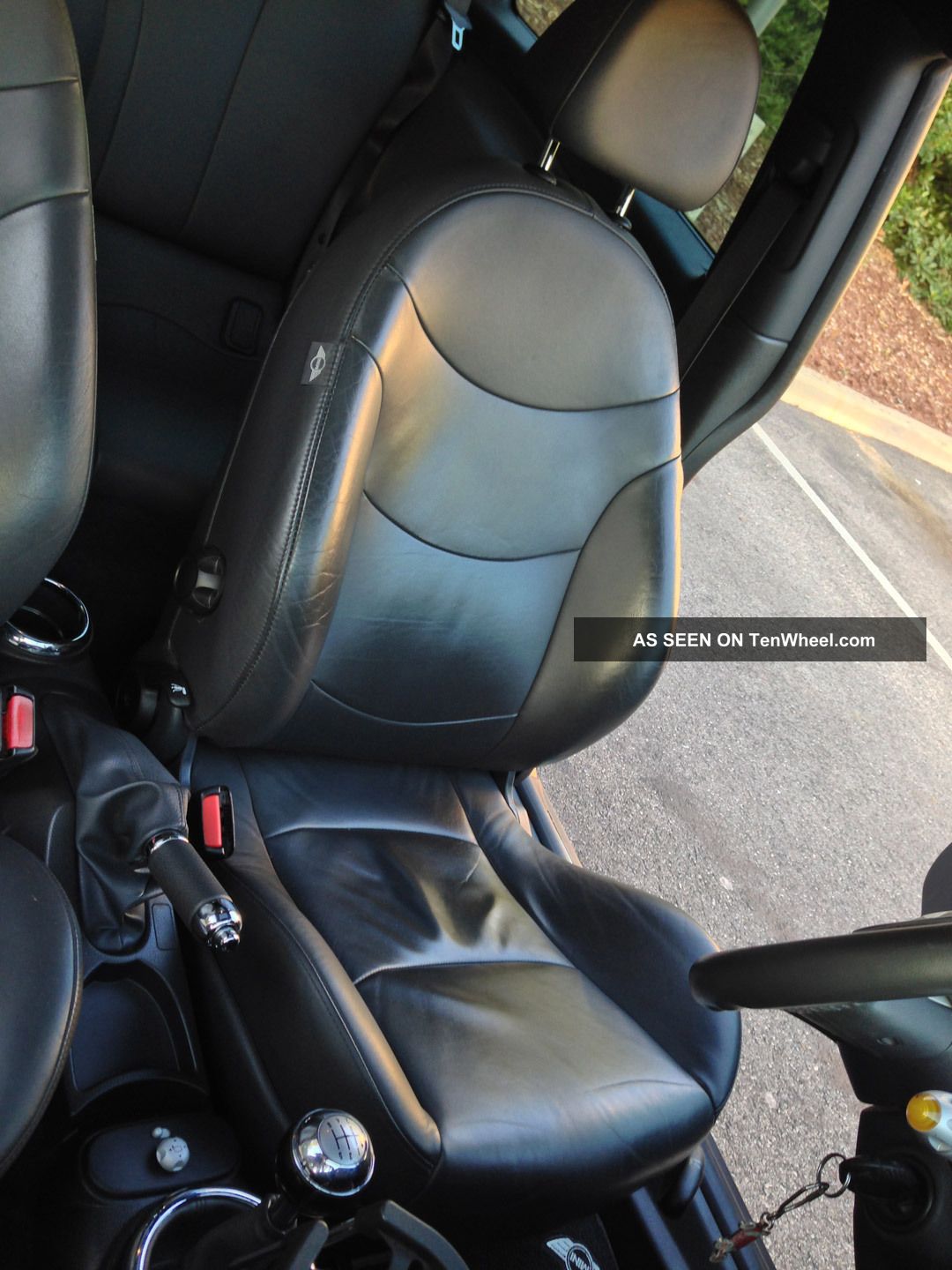 2006 Mini Cooper S - - Supercharged - Chili Red / White - 6speed