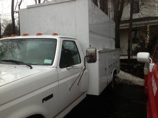 1997 Ford F Duty F450 Enclosed Utility Truck Lift Gate photo
