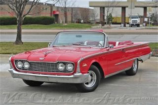 1960 Ford Galaxie Sunliner photo