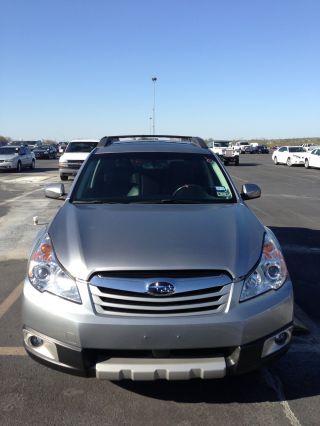 2011 Subaru Outback 2.  5i Limited Wagon 4 - Door 2.  5l photo