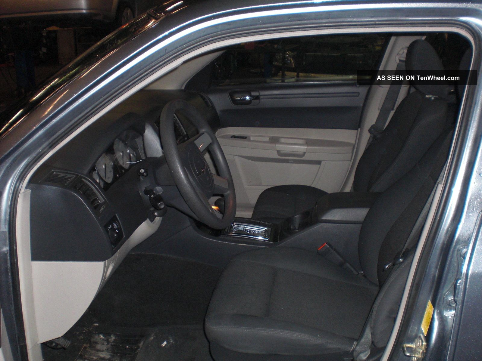2006 Chrysler 300 With 2 7 Liter Motor And 4 Speed