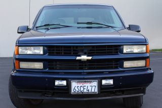 2000 Chevrolet Tahoe Z71. . . .  Excellent 4x4 Off Road Package. . . . .  5.  7l Engine photo