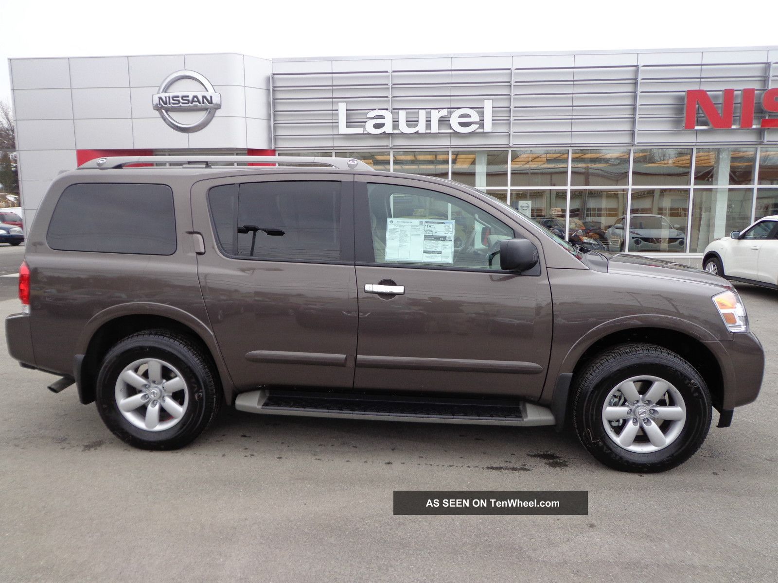 2013 Nissan armada sv 4x4