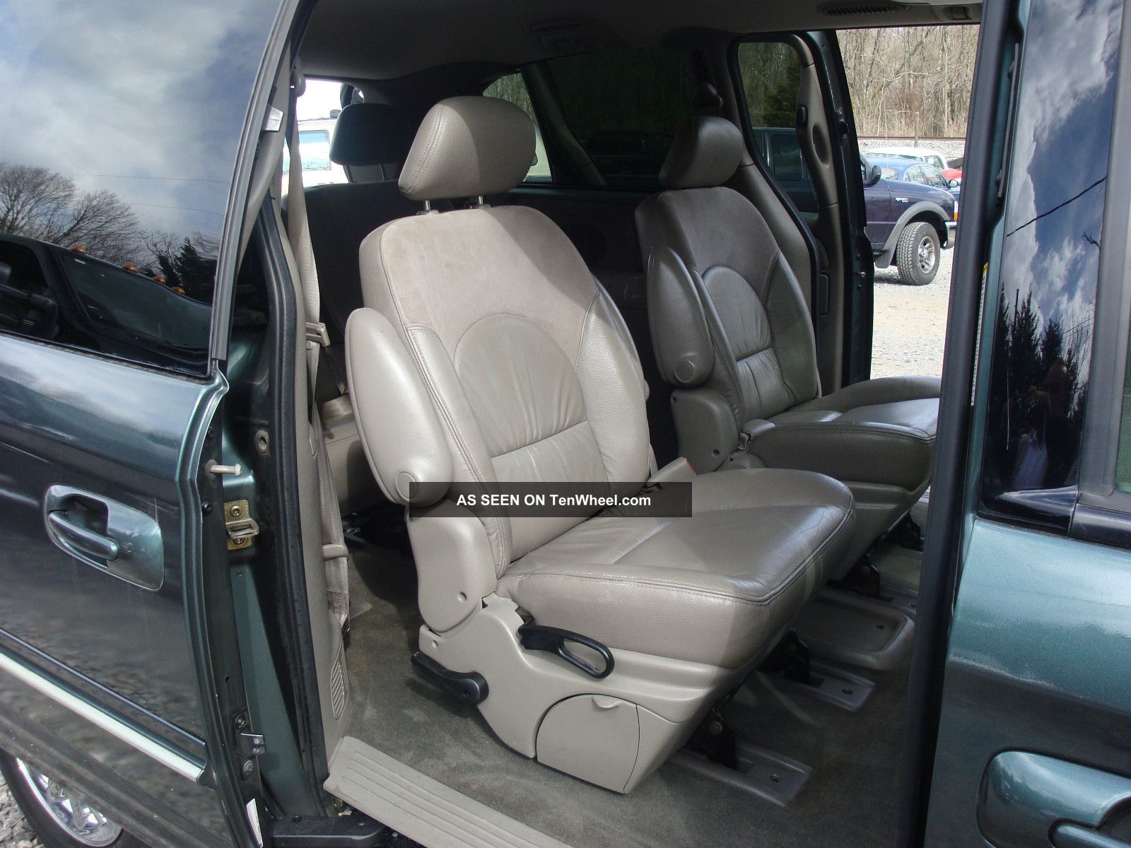 2003 Chrysler Town &country Limited