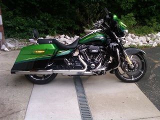 2011 Harley Davidson Screaming Eagle Street Glide Kryptonite Green photo