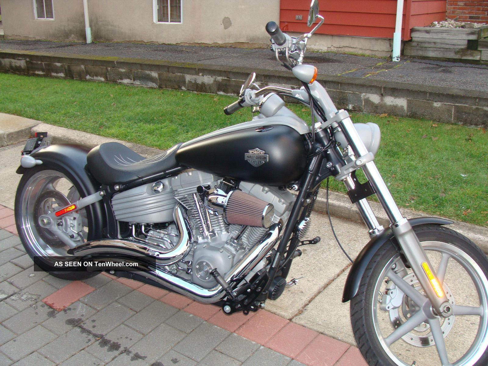 2009 Harley Davidson Rocker Fxcw Softail photo