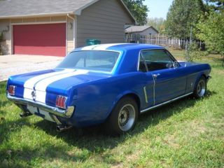 1964 1 / 2 Ford Mustang Coupe photo