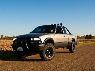 1999 Chevrolet S10 Ls Extended Cab Pickup 4.  3l Vortec 4x4 Automatic All Power photo