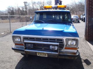 1979 Ford F - 250 Tow Truck photo
