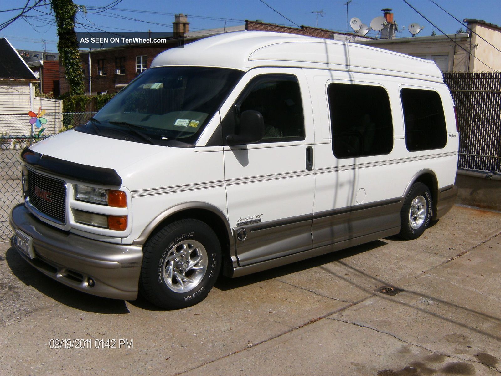 2002 Gmc savanna van #3