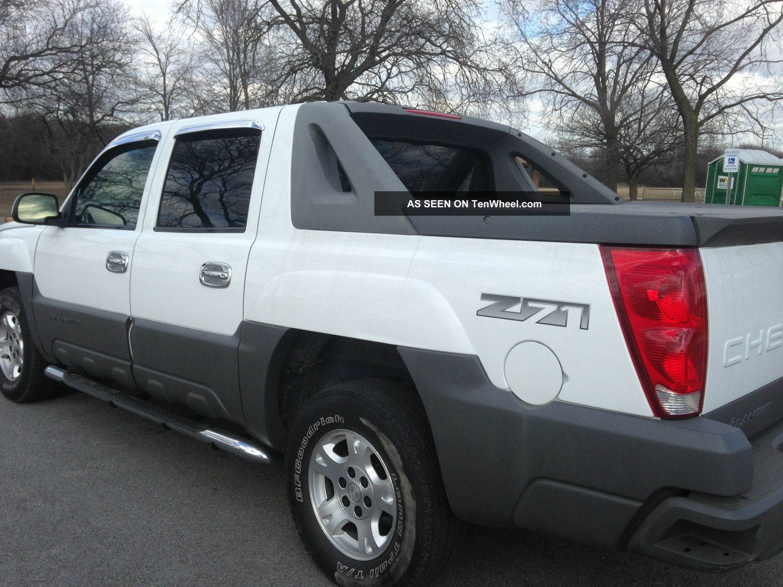 2002 Chevrolet Avalanche 1500 Z71 Crew Cab Pickup 4 Door