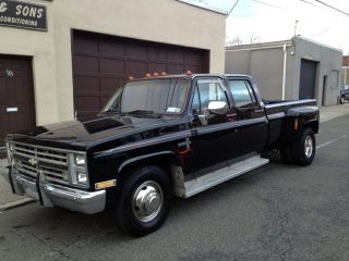 1985 Chevrolet C30 7.  4l 454 V8 photo