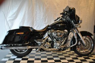 2010 Flhx Street Glide With Extras photo