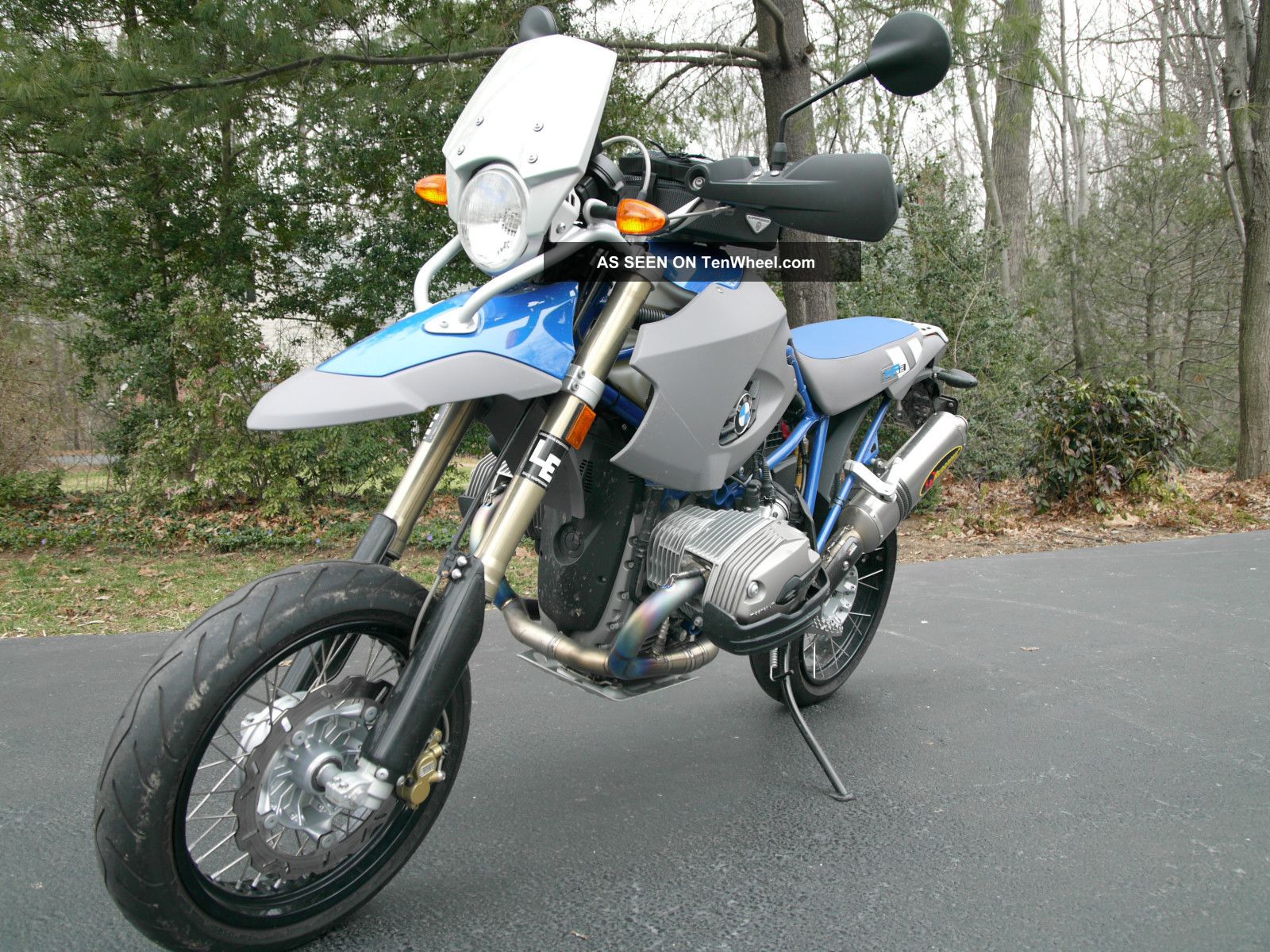 Bmw hp2 enduro wheelie