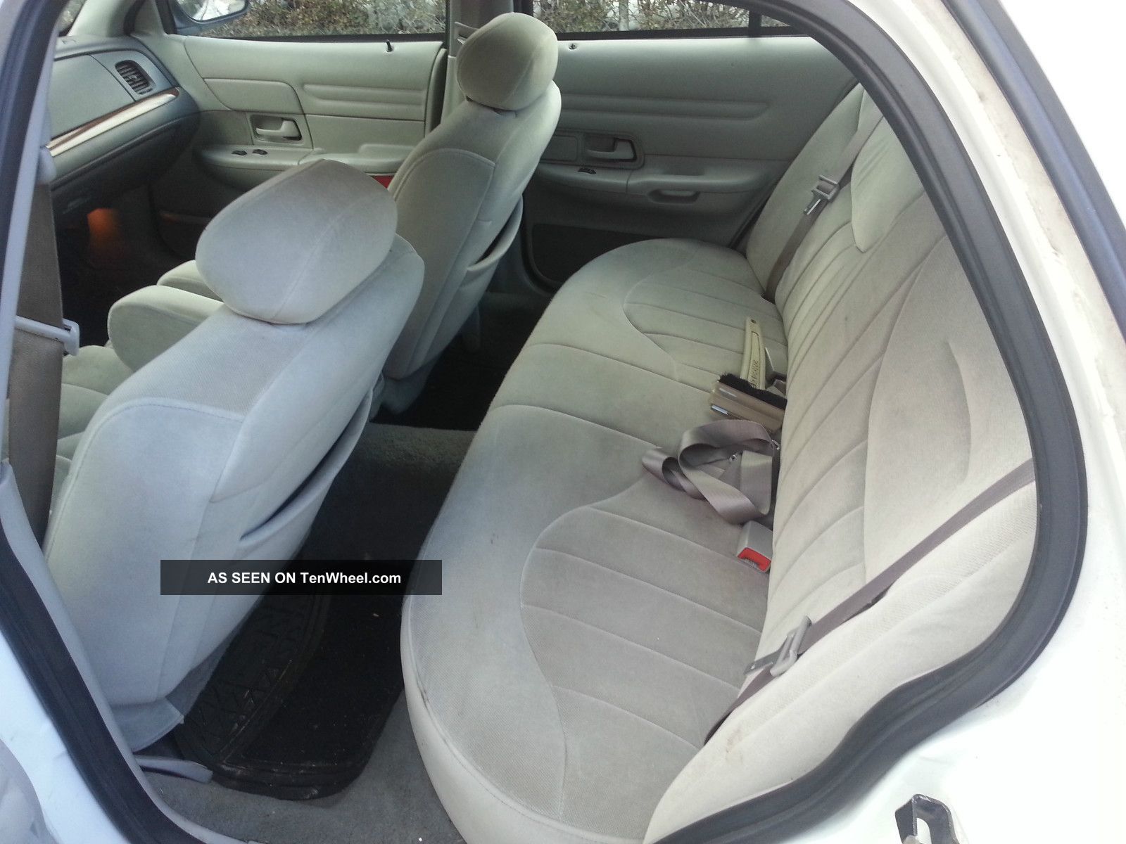 2001 Ford Crown Victoria V8 White Sony Stereo Remote