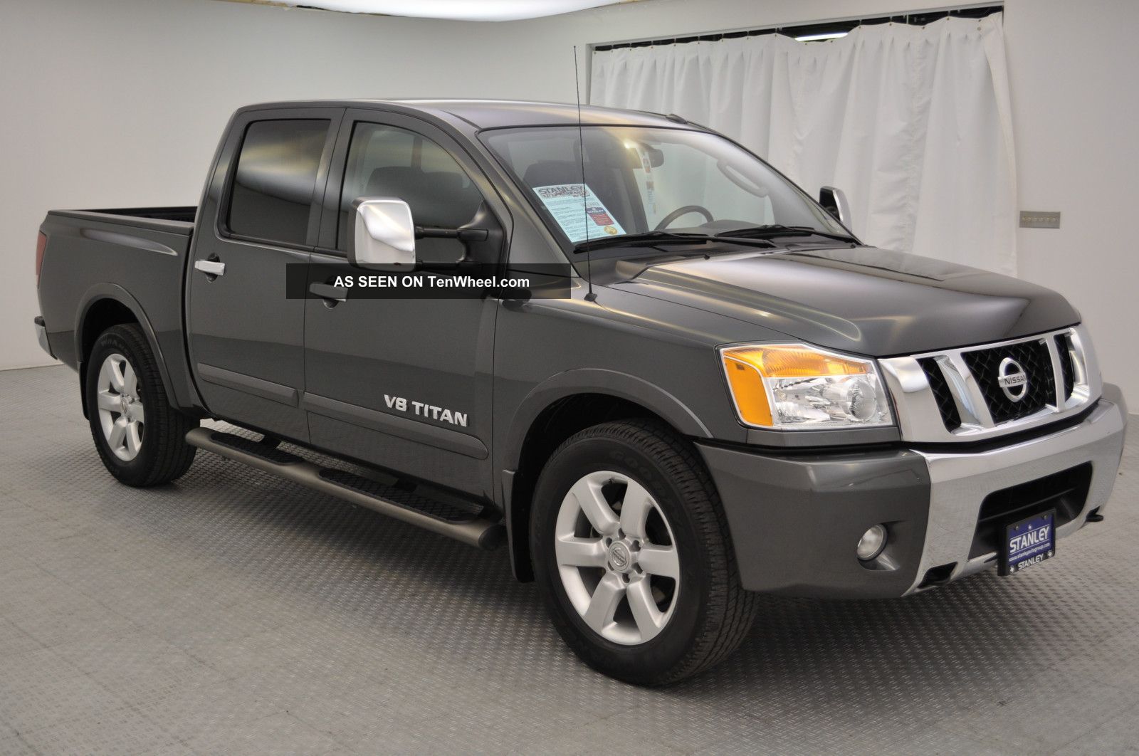 2011 Nissan Titan Sl Crew Cab Pickup 4 Door 5. 6l