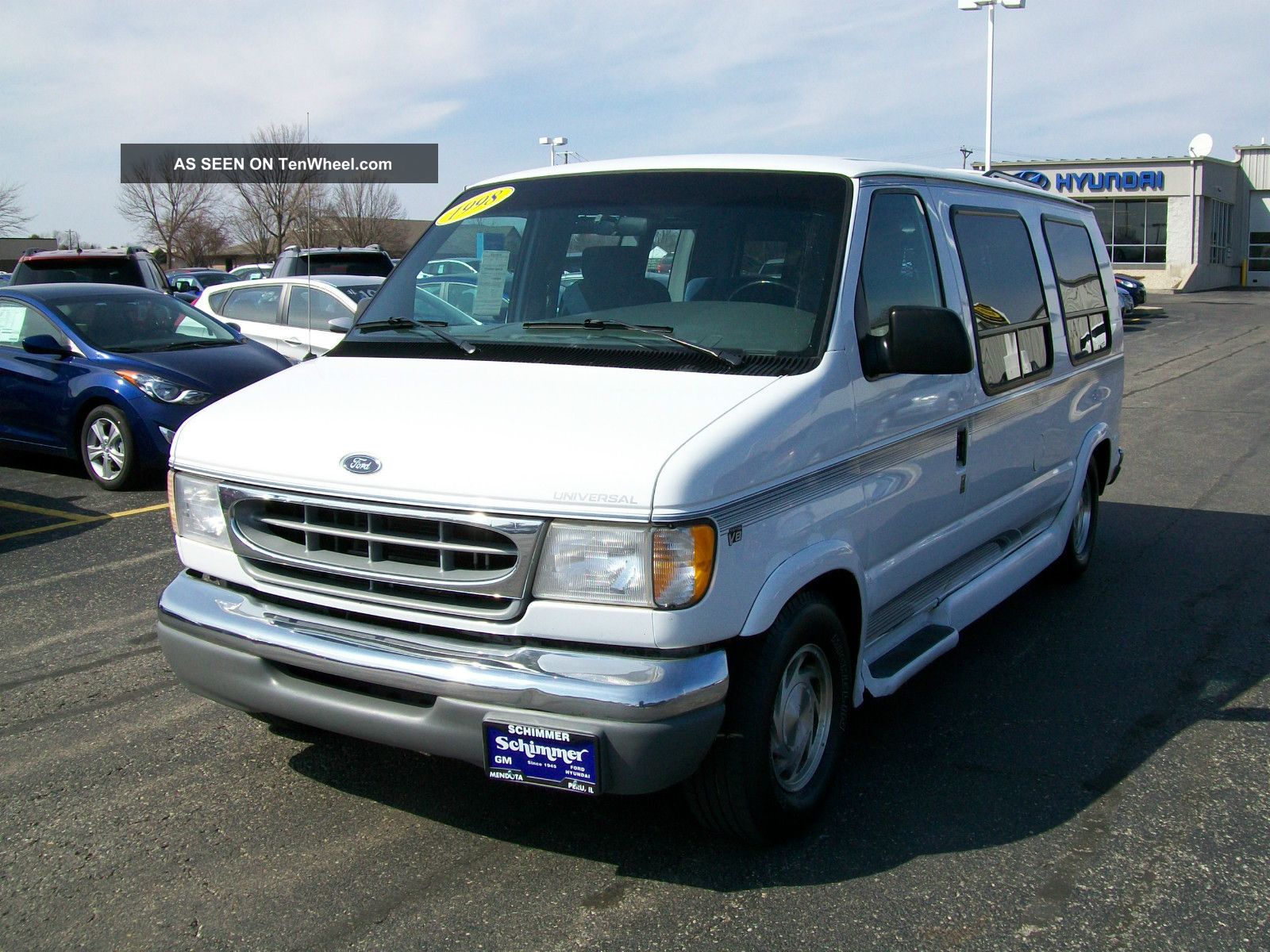 1998 Ford E 150 Universal Wheel Chair Van Braun