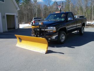 2002 Chevy 2500 Hd 6.  0 V8 With Plow photo