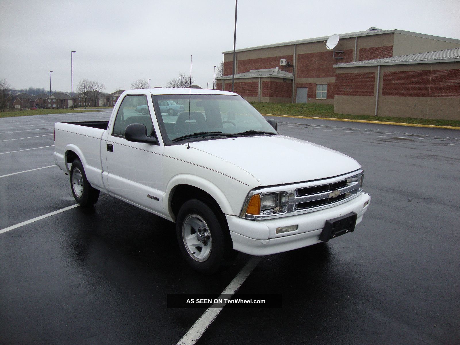 1997 Chevrolet S10 Ls Standard Cab Pickup 2 Door 2. 2l 5 Speed