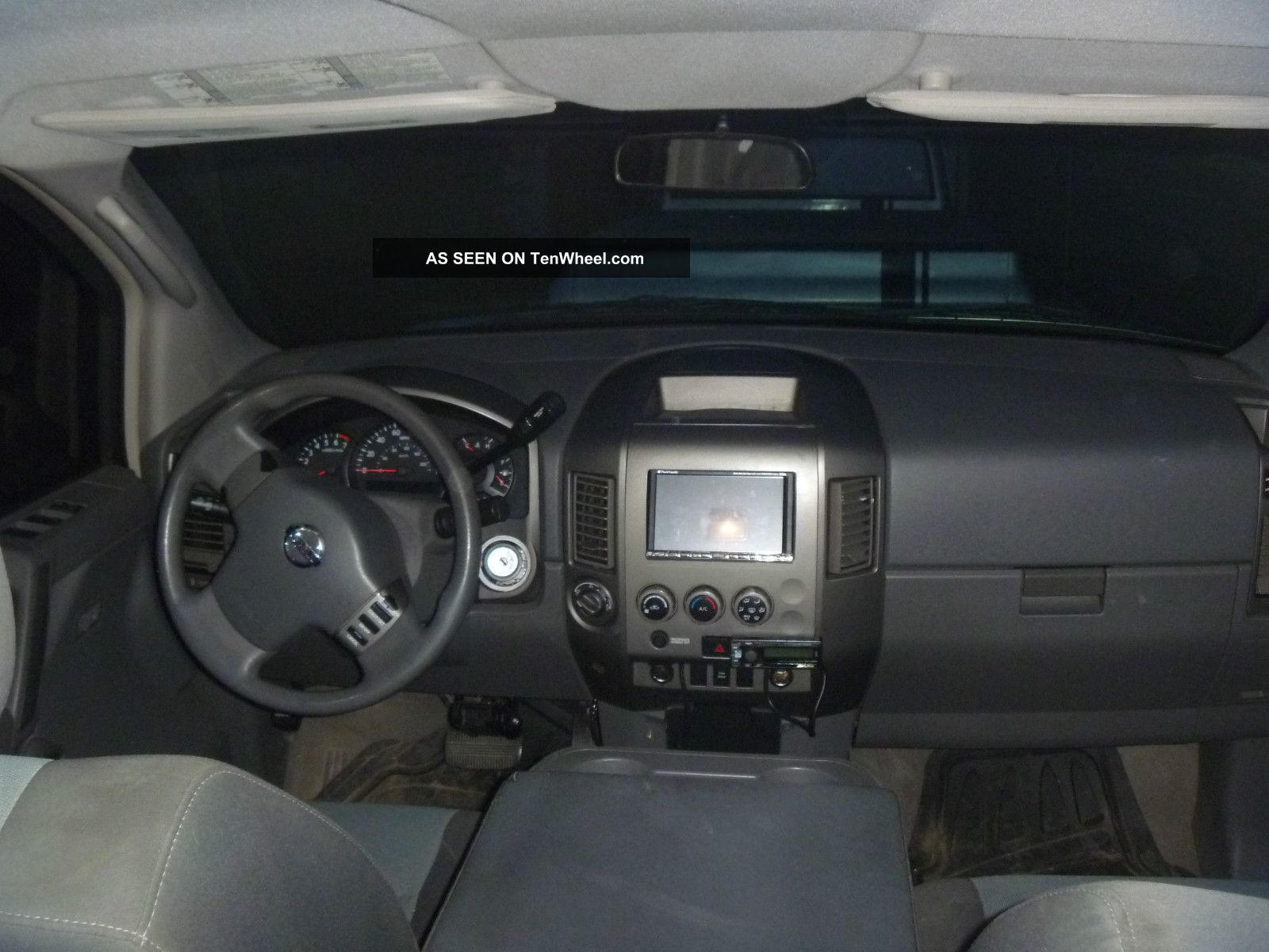 2005 Nissan Titan Xe Crew Cab Pickup 4 Door 5 6l 4x4