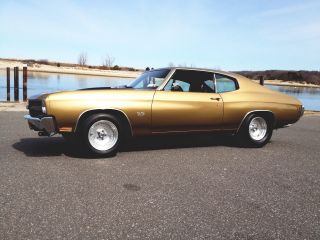 Gold 1970 Chevy Chevelle Ss 454 photo
