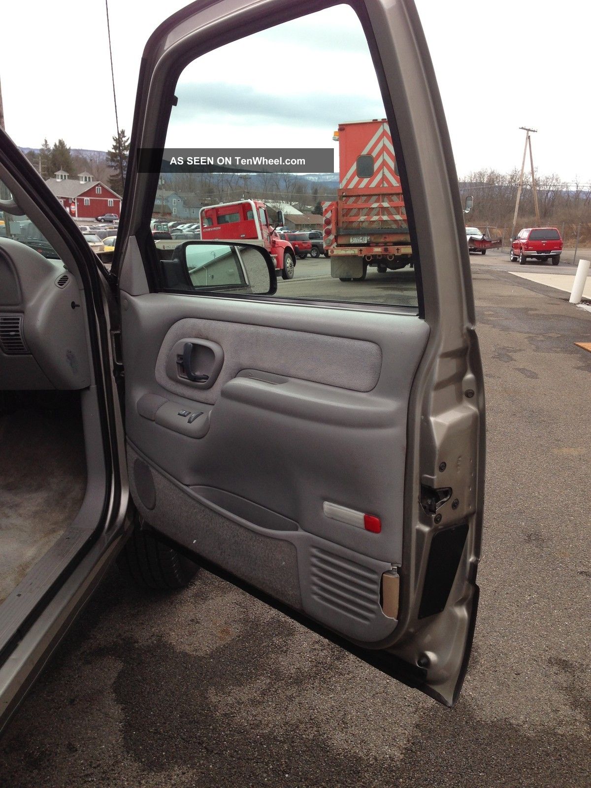 1999 Chevrolet Tahoe Lt Sport Utility 2 Door 5 7l Sport