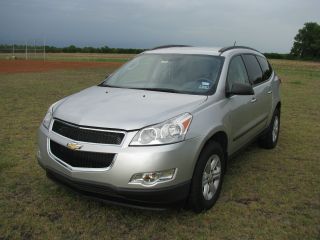 2011 Chevrolet Traverse Ls Sport Utility 4 - Door 3.  6l (similar Gmc Acadia) photo