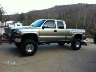 2000 Ext Cab Lifted Z71 photo