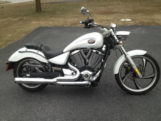 2010 Victory Vegas - Made By Polaris - American Made V - Twin photo