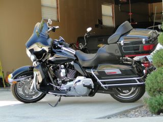 2010 Harley Davidson Ultra Classic photo