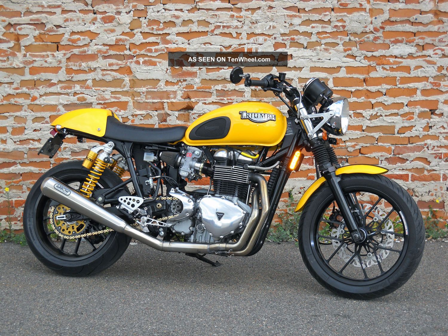 thruxton r accessories