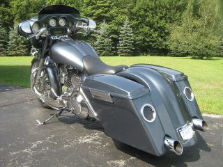 2005 Harley Touring Custom - 23 